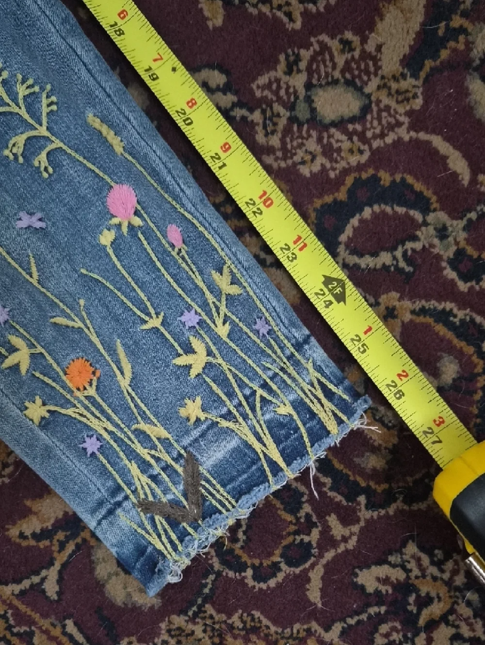 SUNDANCE Light Blue Straight-Leg Jeans with Embroidered Floral Hem 29 M - Picture 4 of 7